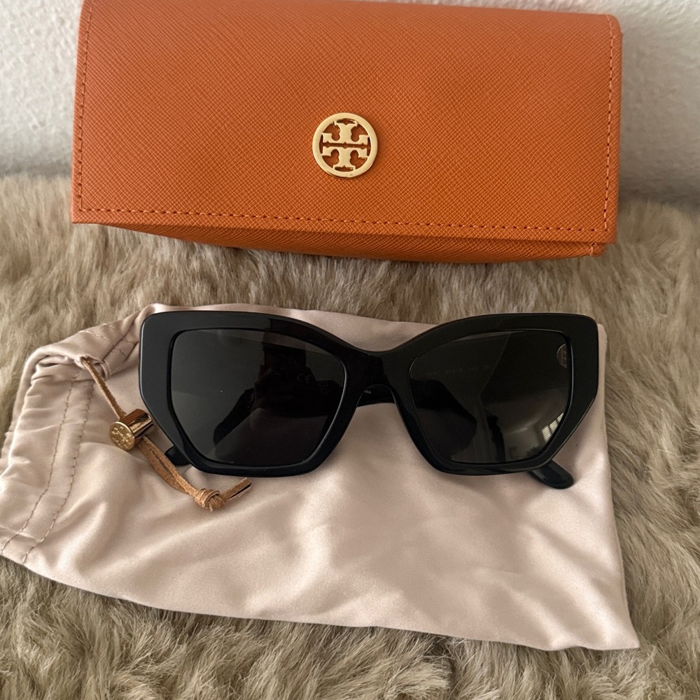 TORY BURCH Polarized Women's Black Squared Cat Eye Sunglasses - Picture 11 of 12